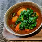 Bò kho chay với khoai tây, cà rốt và cải xoăn tại Saigon Vegan, Garden Grove, CA