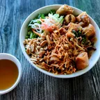 Bún thịt nướng chả giò với thịt heo chay xé sợi tại Saigon Vegan, Garden Grove, CA